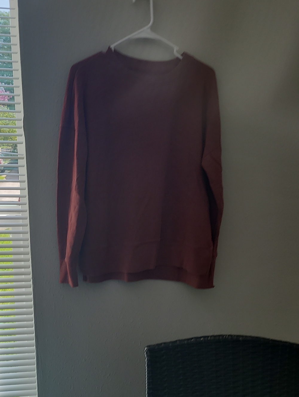 Time and Tru Women's Scoop Neck Sweater - Burgundy